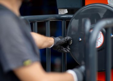 Cómo trabajar en altura sin interrumpir la actividad en entornos sensibles