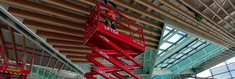 riesgo de aplastamiento con plataformas elevadoras